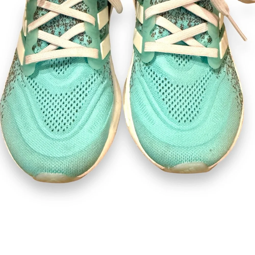 Adidas Ultraboost Light Flash Aqua Blue Low Top‎ Running Shoes Sz 8.5 Women's